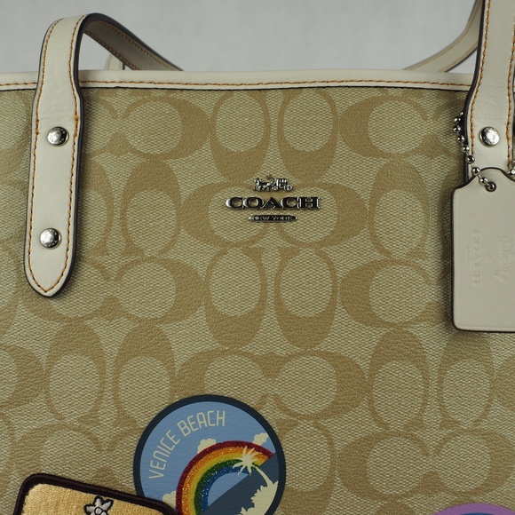 Disney Coach City Zip Tote Minnie Mouse Patches - Picture 2 of 8